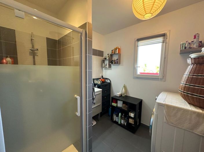 Image No.11-3 Bed House for sale