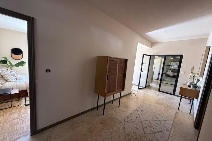 Image No.10-4 Bed House for sale