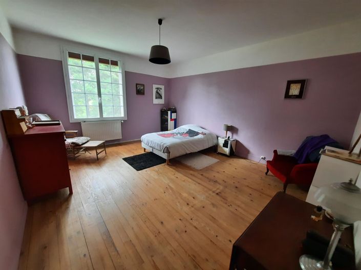 Image No.8-5 Bed House for sale