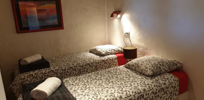 Image No.31-11 Bed House for sale