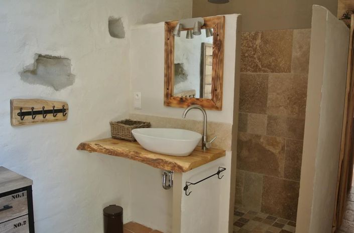 Image No.35-11 Bed House for sale