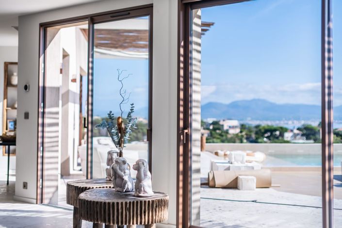 Image No.7-5 Bed House for sale