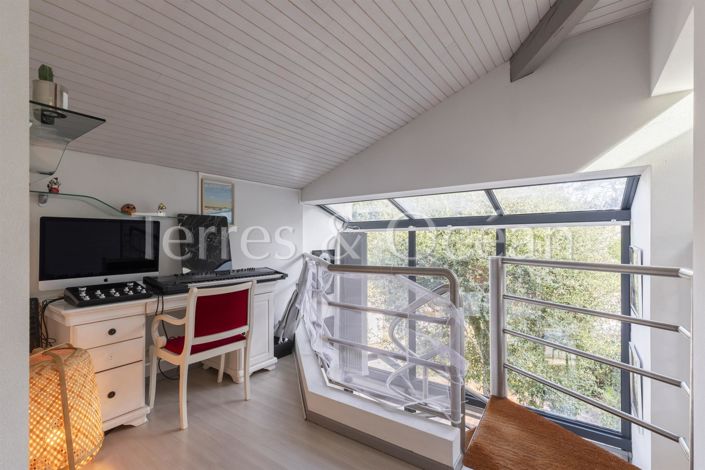 Image No.11-3 Bed House for sale