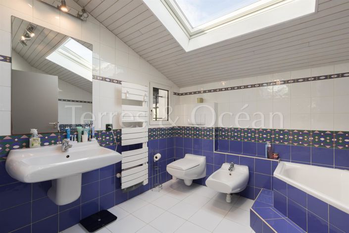 Image No.18-3 Bed House for sale