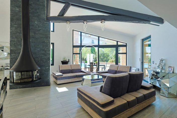 Image No.3-6 Bed House for sale