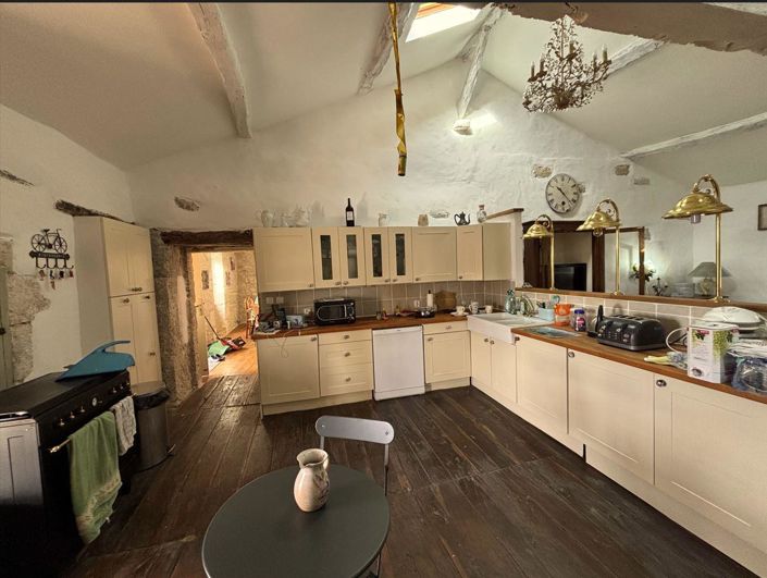 Image No.8-2 Bed House for sale