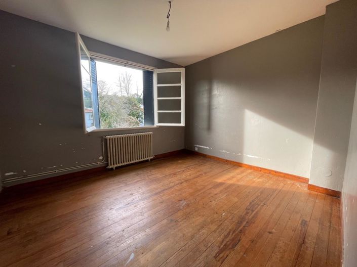 Image No.11-5 Bed House for sale