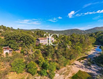 12 Bed House for sale