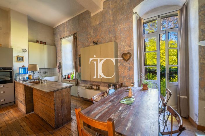 Image No.7-12 Bed House for sale