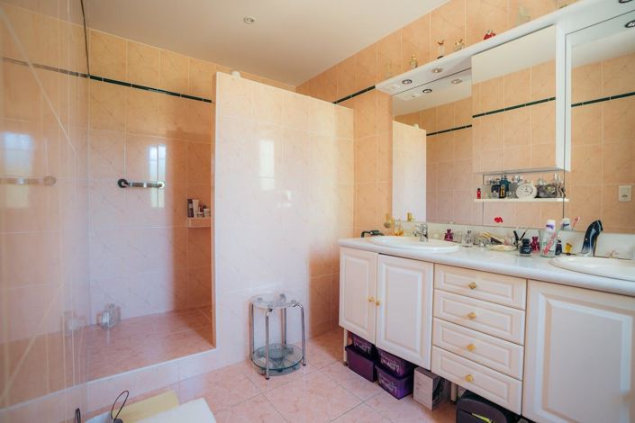 Image No.23-4 Bed House for sale