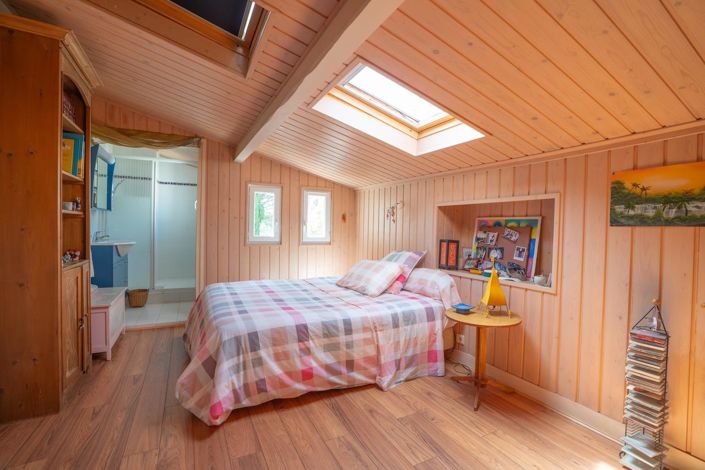 Image No.30-4 Bed House for sale