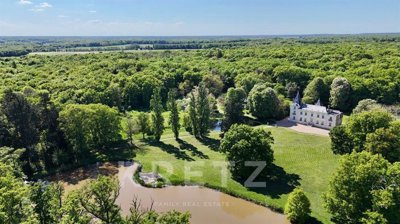 1 - Amboise, Property