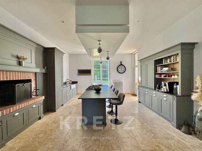 Image No.8-14 Bed Property for sale