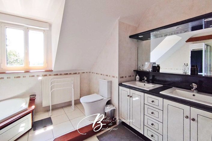 Image No.11-5 Bed House for sale