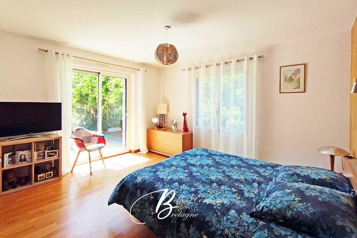 Image No.12-5 Bed House for sale