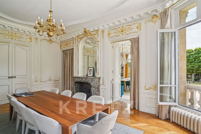 Image No.8-10 Bed Property for sale