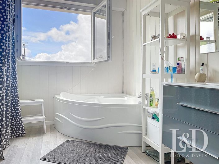 Image No.11-4 Bed House for sale