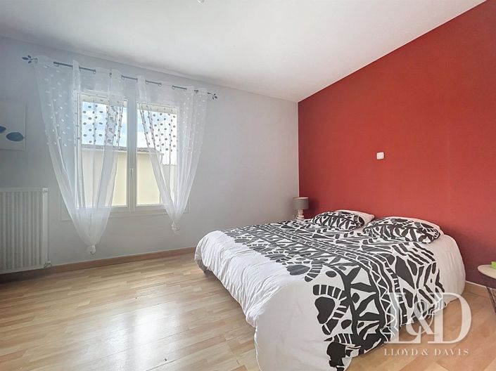 Image No.14-4 Bed House for sale