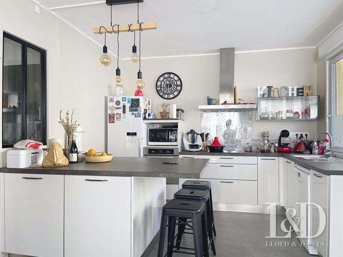 Image No.26-4 Bed House for sale