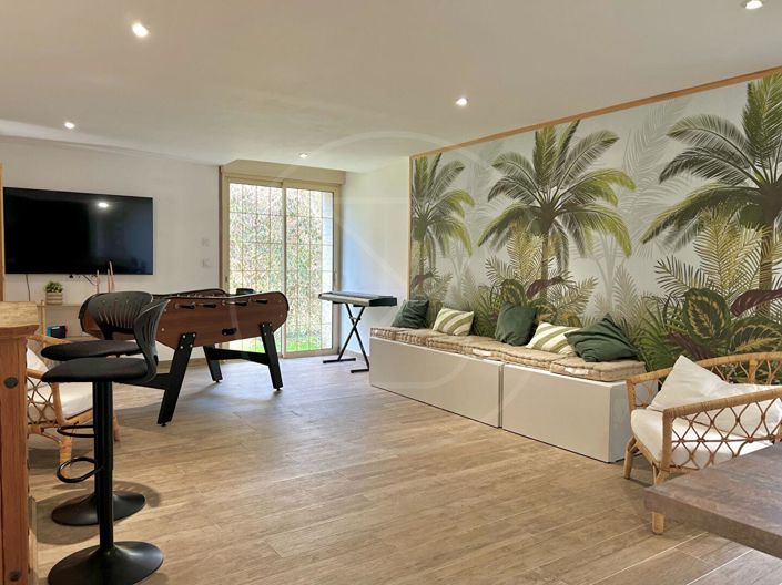 Image No.8-4 Bed House for sale