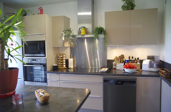 Image No.6-2 Bed Property for sale