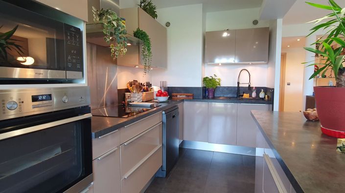 Image No.8-2 Bed Apartment for sale