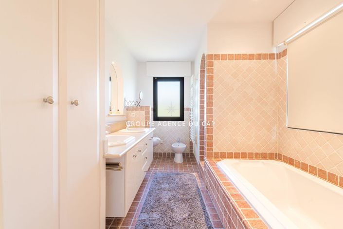 Image No.11-Maison de 5 chambres à vendre à Saint-Raphael