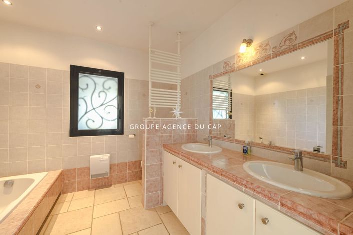 Image No.17-Maison de 5 chambres à vendre à Saint-Raphael