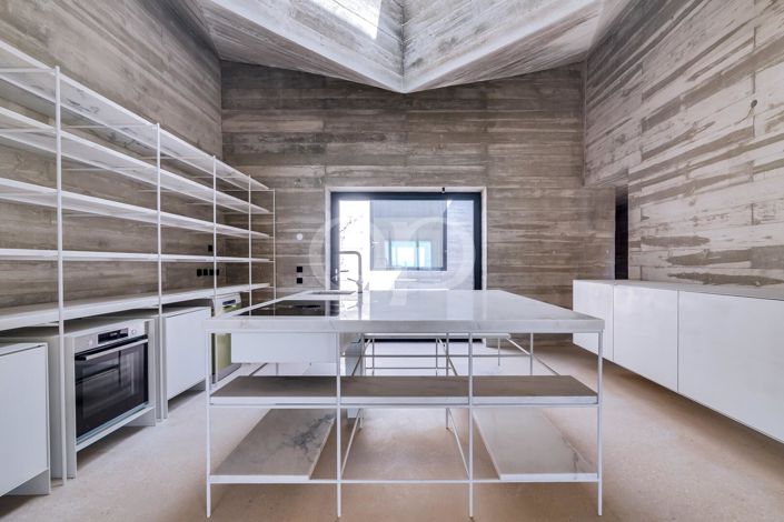 Image No.18-4 Bed House for sale