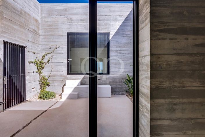 Image No.22-4 Bed House for sale