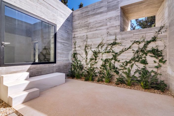 Image No.23-4 Bed House for sale