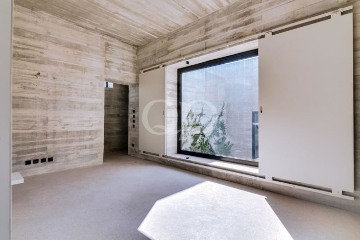 Image No.40-4 Bed House for sale