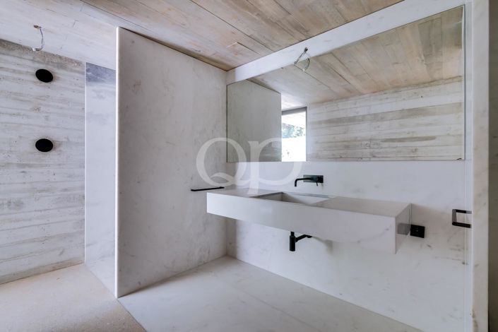 Image No.46-4 Bed House for sale