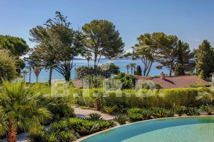 Image No.1-4 Bed House for sale