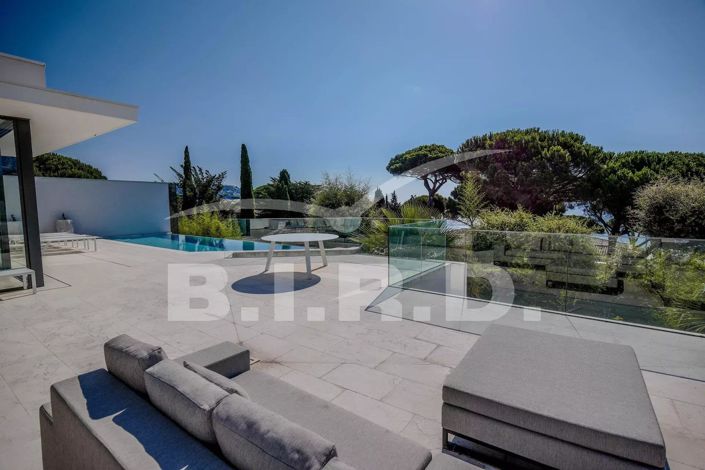 Image No.12-4 Bed House for sale