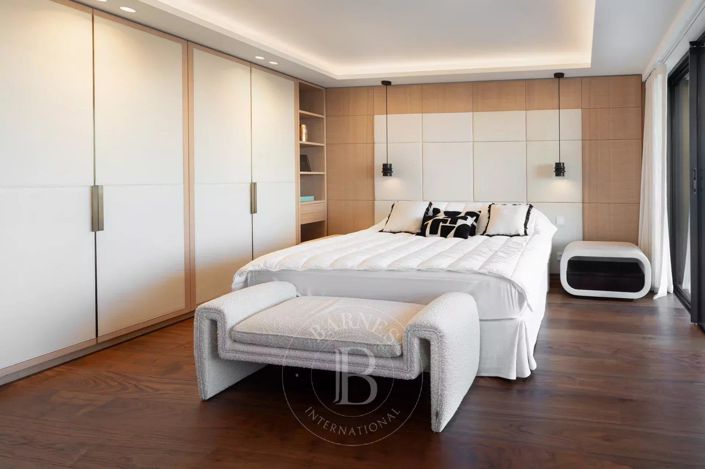 Image No.10-3 Bed Apartment for sale