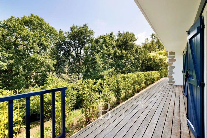 Image No.6-6 Bed House for sale