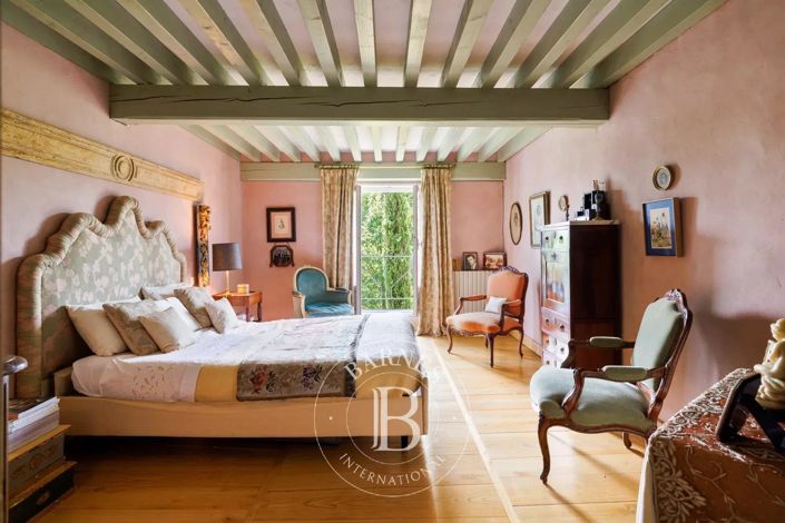 Image No.12-7 Bed House for sale