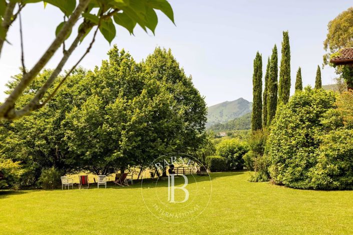 Image No.5-7 Bed House for sale