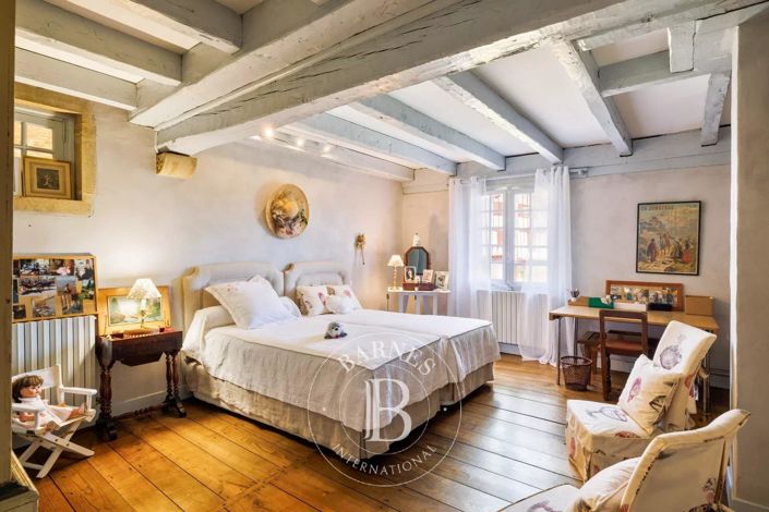 Image No.9-7 Bed House for sale