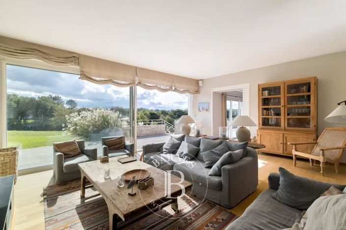 Image No.11-6 Bed House for sale