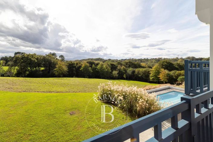 Image No.13-6 Bed House for sale