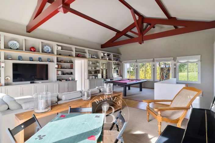 Image No.15-6 Bed House for sale