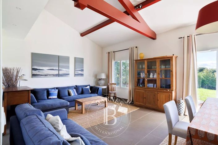 Image No.29-6 Bed House for sale