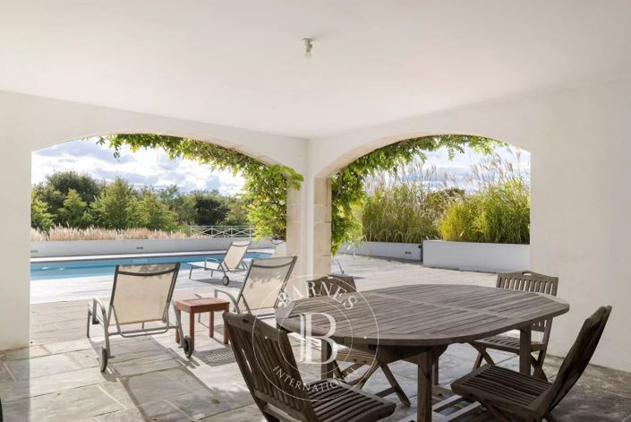 Image No.9-6 Bed House for sale