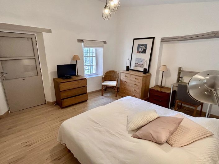 Image No.18-4 Bed House for sale