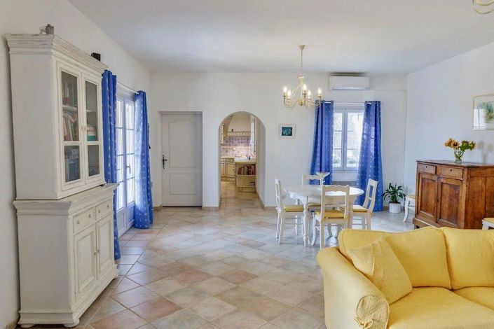 Image No.9-3 Bed House for sale