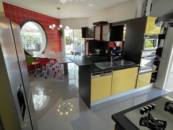 Image No.10-4 Bed House for sale