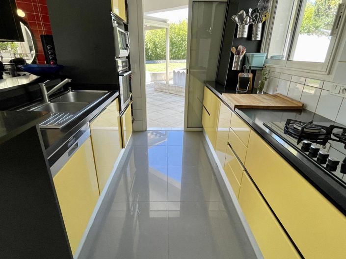 Image No.12-4 Bed House for sale