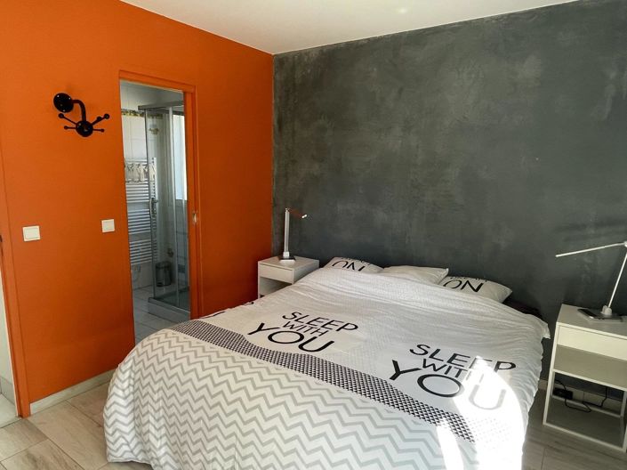 Image No.19-4 Bed House for sale